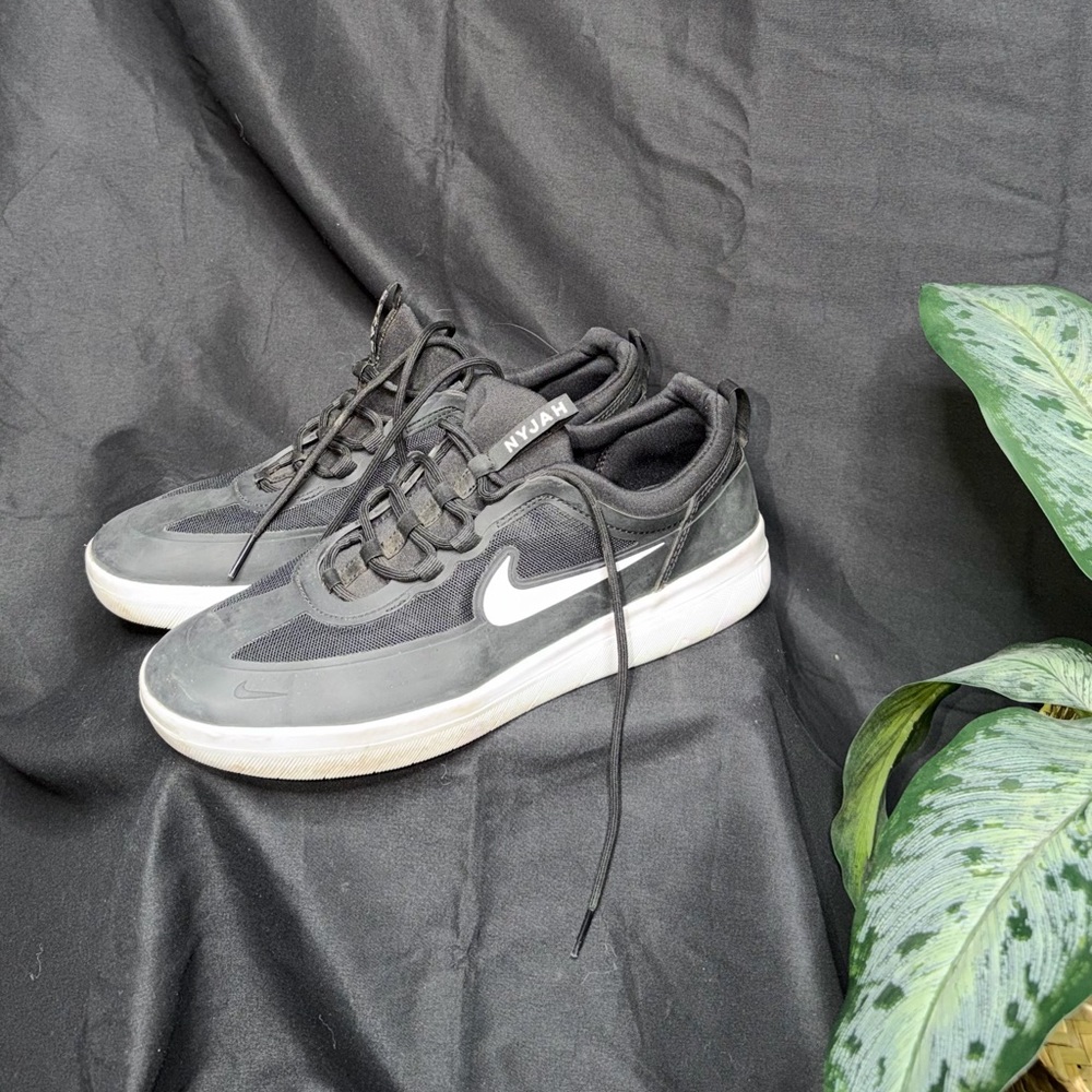 Nike Nyjah black
